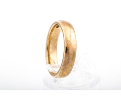 A vintage 9ct gold broad wedding band, hallmarks for Birmingham 1960, 4mm wide, size L, 4g 