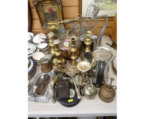 Mixed collection of vintage copper, brass and metalware