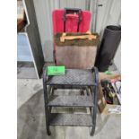 STEEL 3 FT. STEPS AND 2 FLOOR DOLLIES