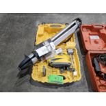 SPECTRA HV301 PRECISION LASER W/TRIPOD STAND