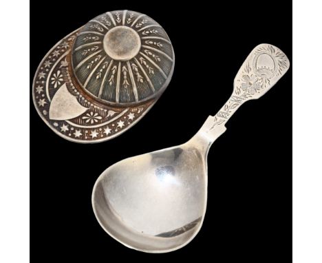 An Elizabeth II novelty silver jockey cap tea caddy spoon, Francis Howard, Sheffield 1981, and a Fiddle pattern caddy spoon, 