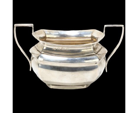 An Edwardian silver 2-handled sugar bowl, William Aitken, Birmingham 1902, 13cm, 3.4ozNo damage or repair, only light surface