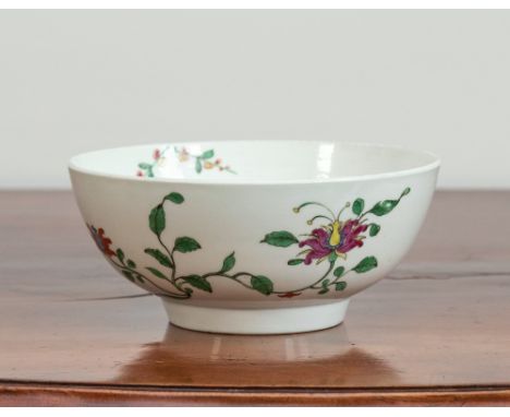 A First Period Worcester ( Dr. Wall ) porcelain bowl, painted in the Chinese style with flowering branches, precious objects 