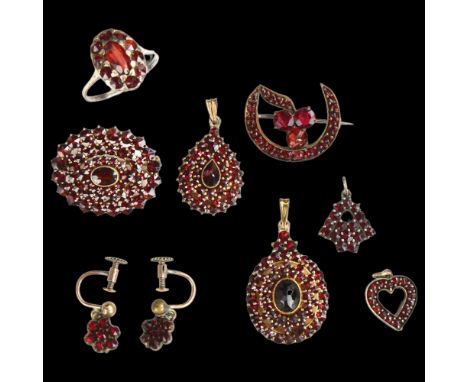 Various garnet jewellery, including pendants, brooches, ring etc, 28.2g totalLot sold as seen unless specific item(s) request
