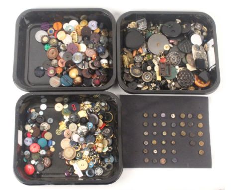 Buttons - a large quantity, 20th Century including glass ceramic and others, mostly in plastic bags, together with a tray of 