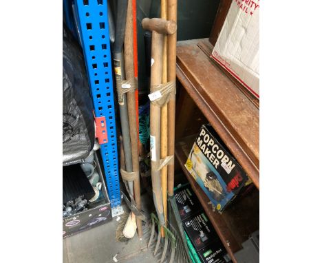 3 bundles of garden tools 