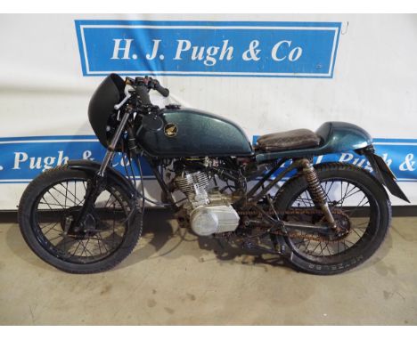 Honda CG125 motorcycle. 1990. 124cc. Engine turns overReg. H648 DNA. V5