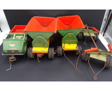 Steiff Unimog mit 2 Kipp-Loren und Langholztransporter Holz/Metall Unimog L-23,5 cm, Loren L-28 cm, Transporter L-35 cm ,besp