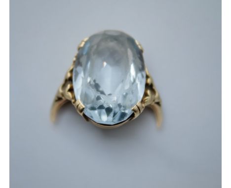 Ring mit hellblauen facett. Stein (Aquamarin), in Goldfassung um 14 ct (geprüft), zus. 6gr., RG 56