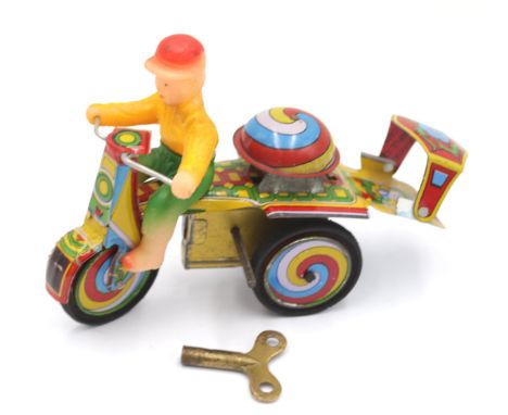 Roller mit Fahrer, Blech/Kunststoff, Schlüsselwerk läuft, H-12cm L-16cm