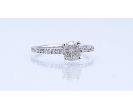 Ring mit Brillant ca. 1,0ct. tcr/pi (Rundiste von unten mit Kerbe) , seitlich Brillanten zus.ca. 0,08ct., 2,1g., RG 54,5
