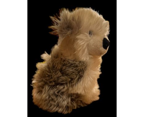sitzender Steiff Hund, Knopf+verwaschene Fahne, H-ca. 17 cm