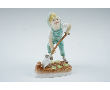 A Royal Worcester figurine "Gardener", 12 cm