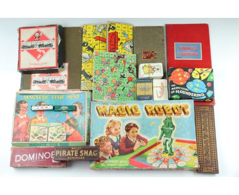 Vintage games including Magic Robot, Monopoly, Wills' tobacco advertising dominoes etc