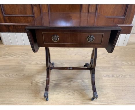 A small mahogany drinks / lamp table in the form of a Georgian sofa table, 38 cm x 72 cm x 54 cm