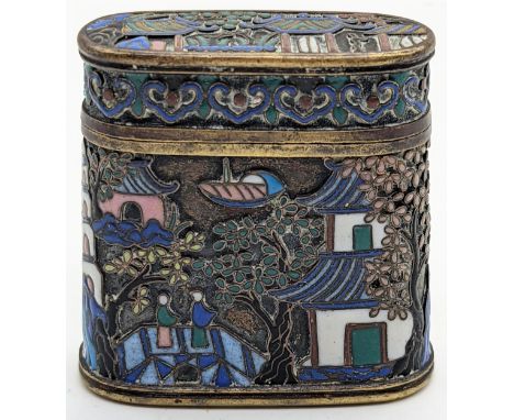 A Chinese cloisonne enamel box, H.5.5cm L.5.5cm