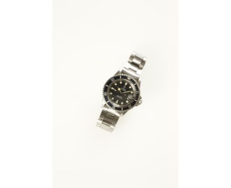 TUDOR BY ROLEX: A GENTLEMANS STAINLESS STEEL WRISTWATCH, the black dial with dot and triangular numerals, date aperture and s