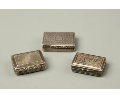 A GEORGE IV VINAIGRETTE of rectangular form with engine-turned decoration, initialled, with foliate pierced grill, by W & S, 