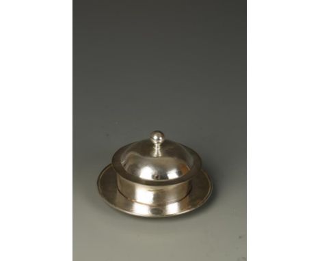 A CHINESE BUTTER DISH AND STAND of circular form, with pull-off cover and ball finial, with mottled decoration, by Zeewo, als