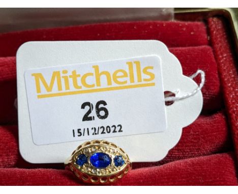 18 ct gold and sapphire ring, size K, weight 3 grams 