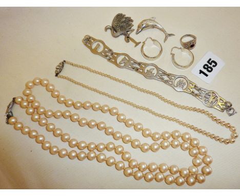 Vintage jewellery, string of faux pearls, string of genuine pearls with silver clasp, silver bracelet and brooches, etc.