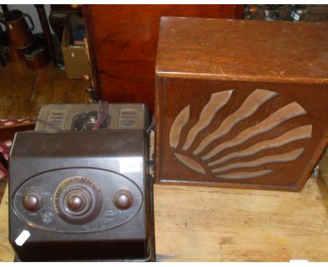 Pye 232 bakelite radio c. 1928, with wooden Ormond "Sunburst" speaker and a Regent tone mains unit