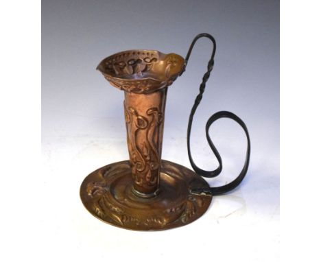 Early 20th Century Arts &amp; Crafts copper and wrought iron chamber candlestick, 19.5cm high excluding handle  