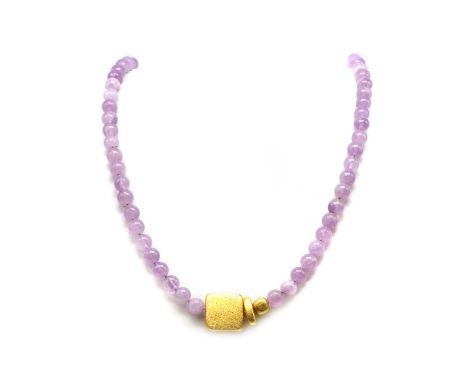A colleciton of bead necklaces, to include an amethyst bead necklace with wooden gold leaf beads, a jade and dyed agate bead 