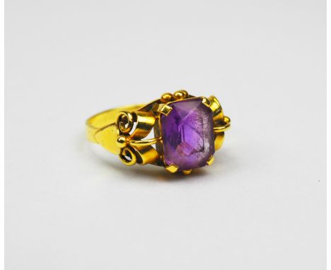 Ring mit Amethyst GOLD. GG 585. Gr. 57. 4,4 g. Zustand: II