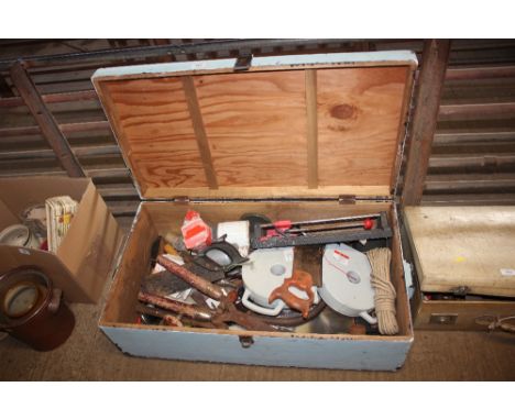 A blue painted tool chest and contents