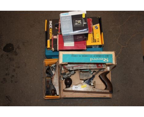 A quantity of tools to include planers; Workzone screwdrivers etc. 
