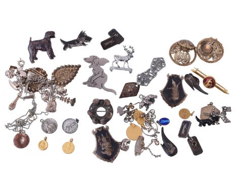 
	
		A collection of jewellery and costume jewellery, to include a small medallion of the Virgin Mary, stamped 750, 10mm diam