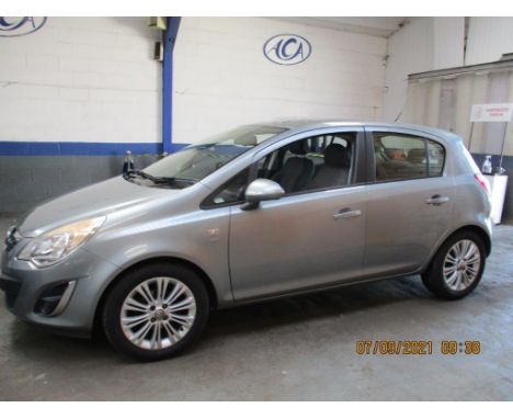 Make &amp; Model: Vauxhall Corsa SEDate of Reg: DN12 WWTColour: Silvercc: 1398MoT: 28-05-2022Fuel Type: PETROLMileage: 79kTra