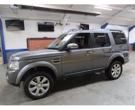 Make &amp; Model: L/Rover Discovery XS SDV6Date of Reg: BX14 LZGColour: Greycc: 2993MoT: 07-03-2022Fuel Type: DIESELMileage: 