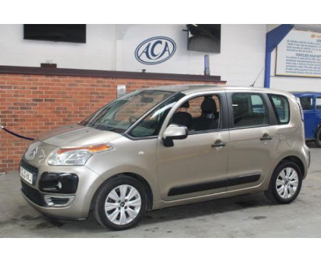 Make &amp; Model: Citroen C3 Picasoo VTR Plus HDDate of Reg: GL10 HXJColour: Beigecc: 1560MoT: 09-12-2021Fuel Type: DIESELMil