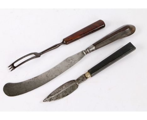 George III table knife with cutlers mark in the form of a sword above a V to the blade, 26.5cm long, steel bone scraper with 