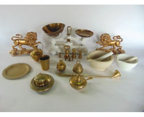 Mixed metal ware lot to include a Libra Scale Co cast iron scales, pair of cast brass lion door stops, further eastern metal 