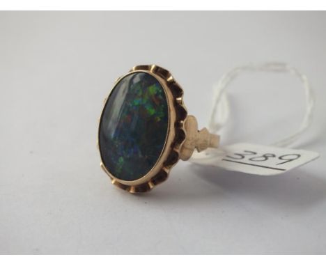 A opal doublet ring set in gold - size M - 4.6gms