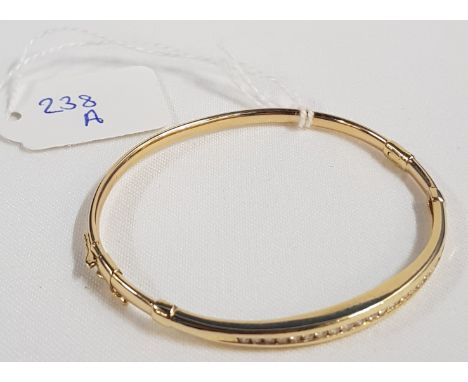 18CT GOLD &amp; DIAMOND BANGLE CIRCA 0.75 CARAT OF DIAMONDS