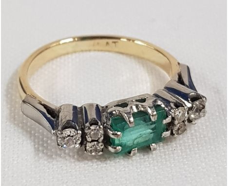 18CT GOLD EMERALD &amp; DIAMOND RING