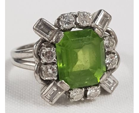 18CT WHITE GOLD ART DECO PERIDOT &amp; DIAMOND RING