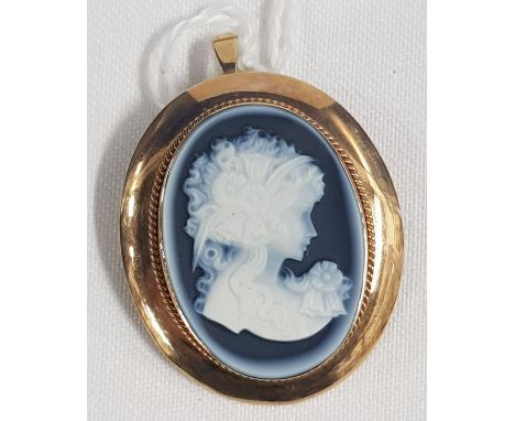 9CT GOLD BLUE CAMEO BROOCH