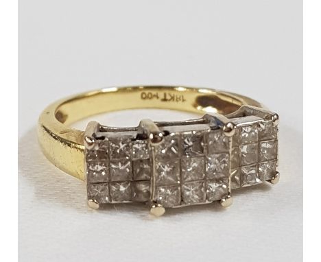 18 CARAT GOLD DIAMOND CLUSTER RING WITH 1 CARAT OF DIAMONDS