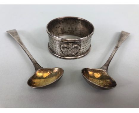 Pair of Georgian salt spoons with gold gilt bowls and a hallmarked silver napkin ring decorated with a crown (total weight ap