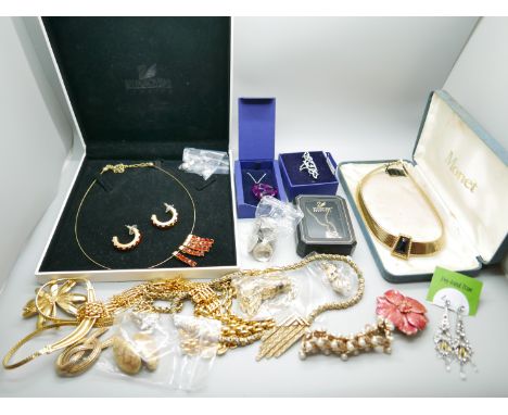 Boxed jewellery, Monet, Swarovski, Napier, Trifari, Exquisite, etc.