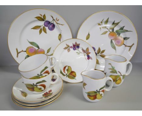 Royal Worcester Evesham teawares, dinner and tablewares (two boxes)s **PLEASE NOTE THIS LOT IS NOT ELIGIBLE FOR IN-HOUSE POST