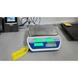 Adam Scale, Max 4 kg, Rigging Fee: $35