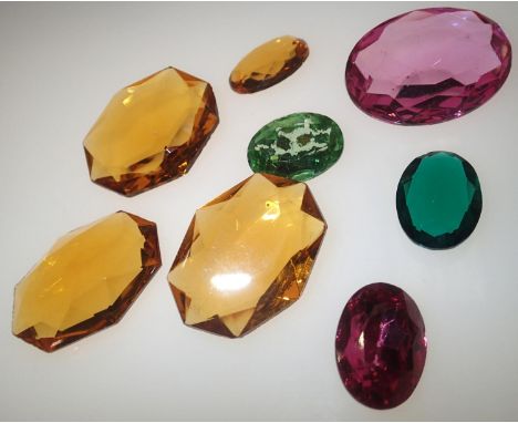 Mixed glass faceted stones, largest 30g. P&amp;P group 1 (£16 for the first item and £1.50 for subsequent items) 