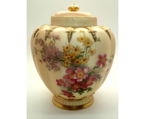 Royal Worcester blush ivory potpourris pot lacking reticulated cover, model no. 1312, H: 17 cm. P&P group 2 (£20 for the firs