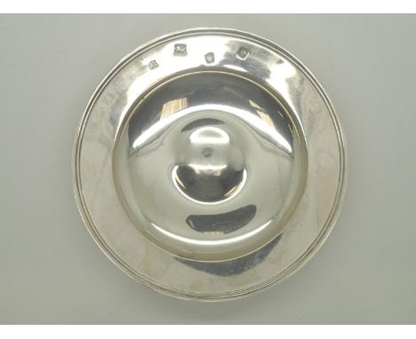 Hallmarked silver Armada dish assay London 1960 maker RV D: 14.5cm 176g. P&amp;P group 1 (£16 for the first item and £1.50 fo